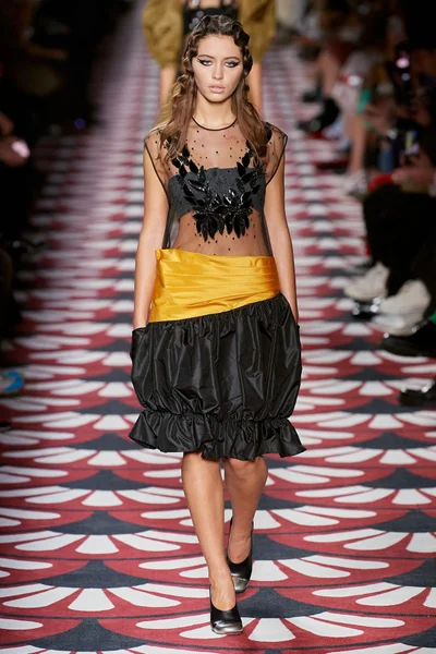 Look 19